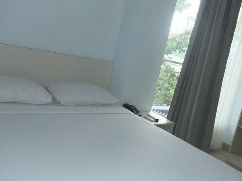 Metropolitan Inn Manado Exterior foto