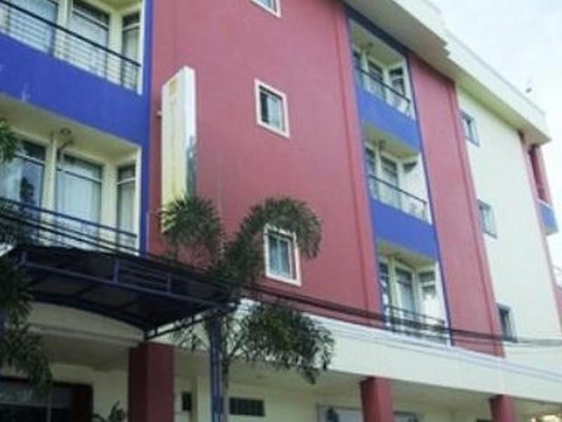 Metropolitan Inn Manado Exterior foto